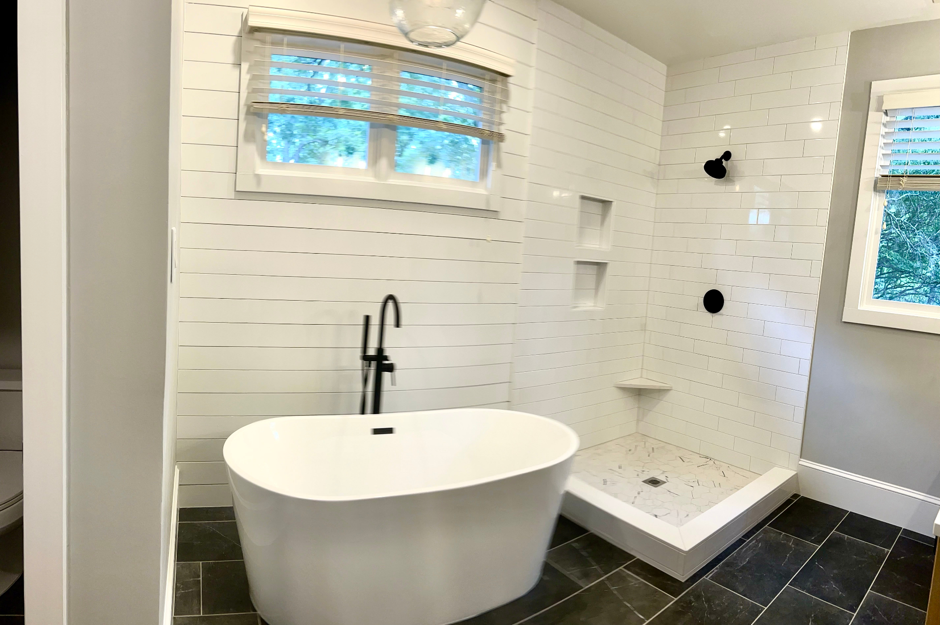Shiplap Soaking Suite
